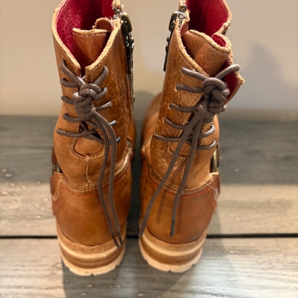 Boots. - Picture 4 of 7